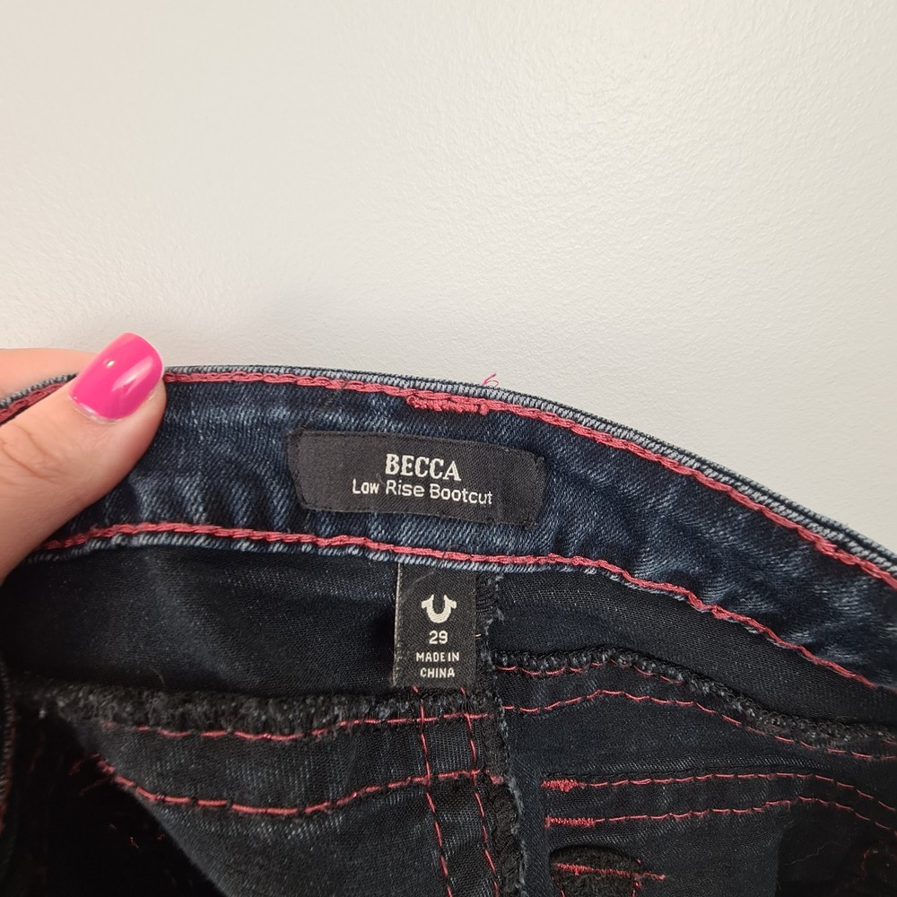 True Religion Becca Low Rise Bootcut Jeans Dark Blue Pink Contrast Stitch Sz 29 - Picture 2 of 10